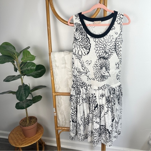 Marni White and Black Floral Sleeveless Dress sz 40/10